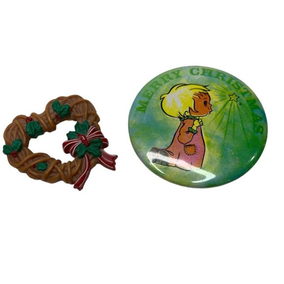 Vintage Holiday Christmas Pins Hallmark Plastic Wreath 2.25" Pinback - Picture 4 of 7